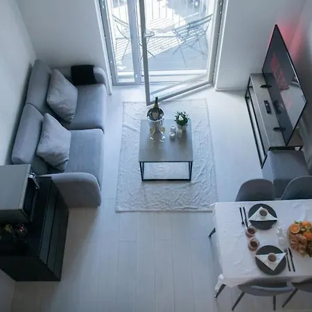 Apartamento Elegant Penthouse Loft - Near The Airport Vantaa Exterior foto