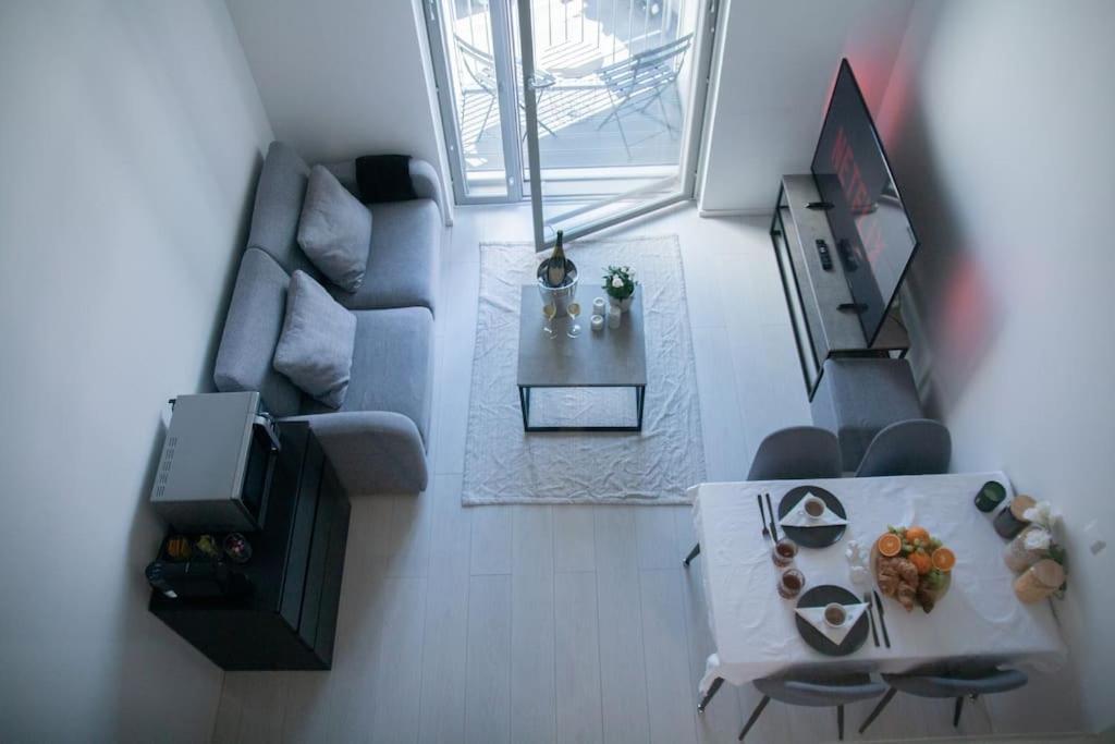 Elegant Penthouse Loft - Near The Airport Vantaa