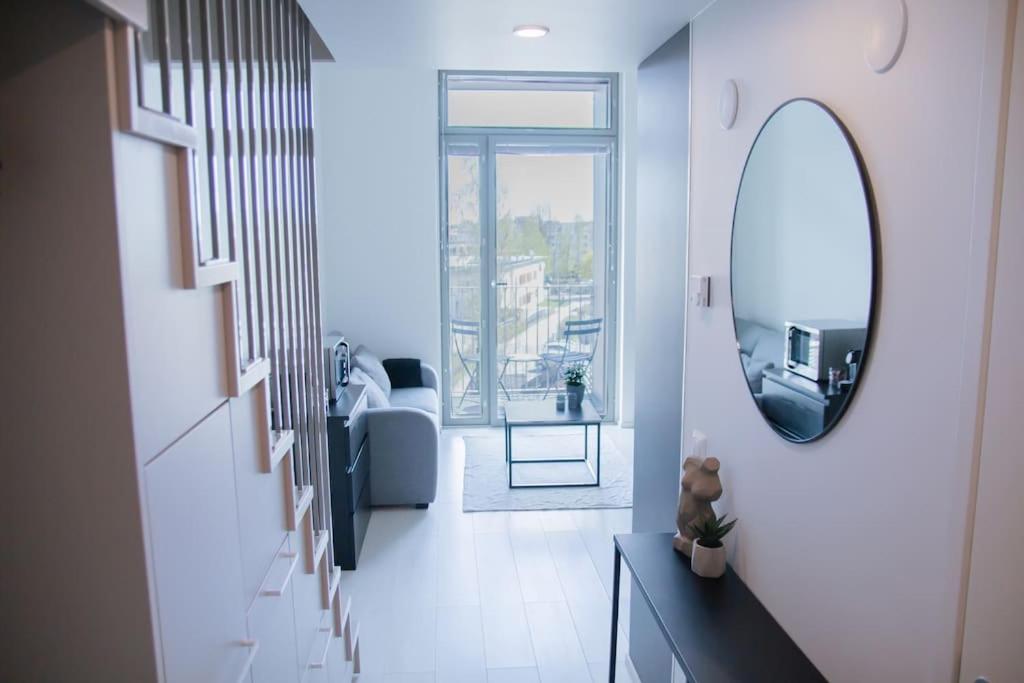 Elegant Penthouse Loft - Near The Airport Appartamento