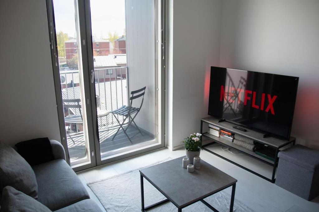 Elegant Penthouse Loft - Near The Airport